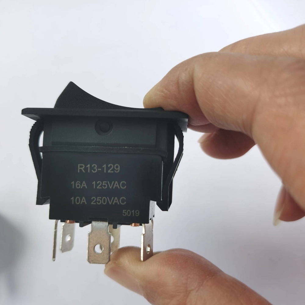 R13-129 4Pin 6Pins 125/250V 16 - مراجعة Power Tools Electrical وسعره